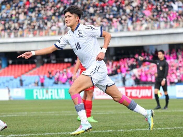 中村俊輔も注目した“198cmの二刀流高校生”「課題はあるが…」水沼貴史が期待する理由とは？ 選手権3ゴール＆「写真撮ってください」＜Number Web＞ photograph by AFLO SPORT