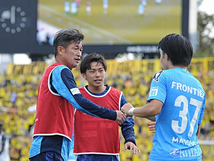 53歳のカズがJ1に戻ってくる――。各クラブの「チーム最年長」は誰？＜Number Web＞ photograph by Getty Images