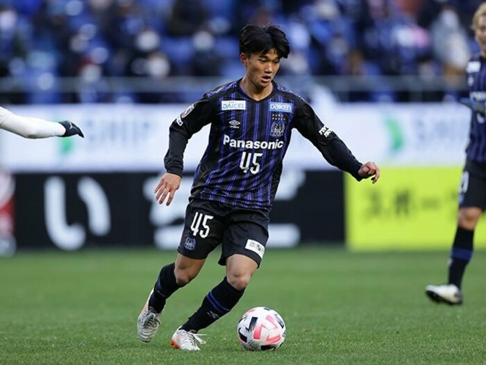 家長昭博、堂安律…“ガンバ逸材レフティ”の系譜　高校2年でJ1デビュー中村仁郎が受け継ぐDNAとは＜Number Web＞ photograph by J.LEAGUE