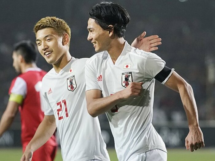 福西崇史が称賛。タジキスタンから戦意を奪った「南野と鎌田の関係性」。＜Number Web＞ photograph by Kyodo News