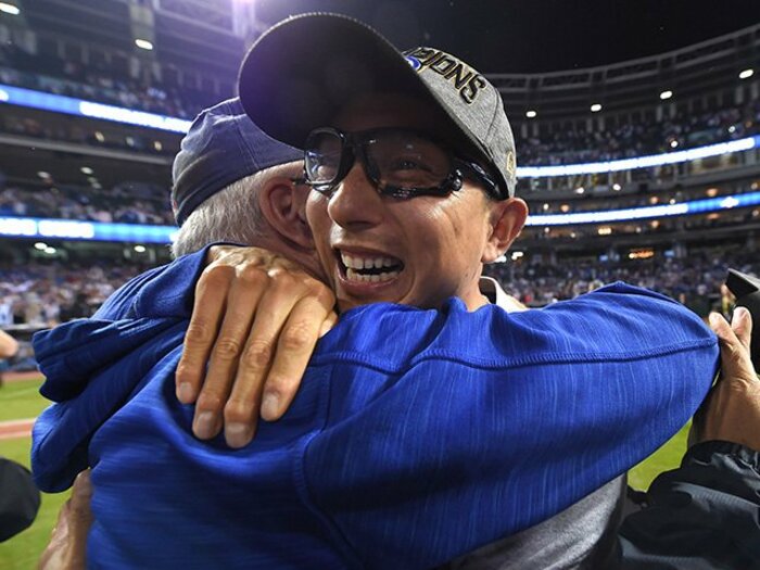 上原浩治は淡々、川崎宗則は饒舌。世界一を目指す異色のチームメイト。＜Number Web＞ photograph by AFLO