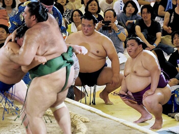 「皆勤」で占う横綱の未来。稀勢の里の命運やいかに。～6場所連続休場を経験した武蔵丸が語る“殻”～＜Number Web＞ photograph by KYODO