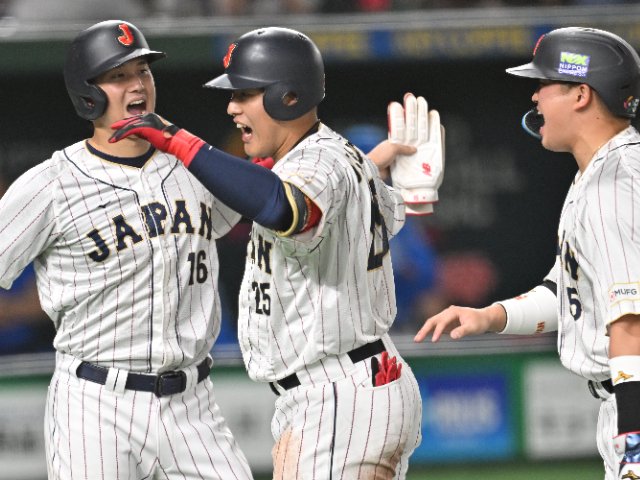 WBC ネイビーキャップ2つ、ボール、リストバンド　大谷 山本 伊藤選手など 投げなければシーズンに悪影響」大谷のWBC出場は二刀流で…激闘の山本