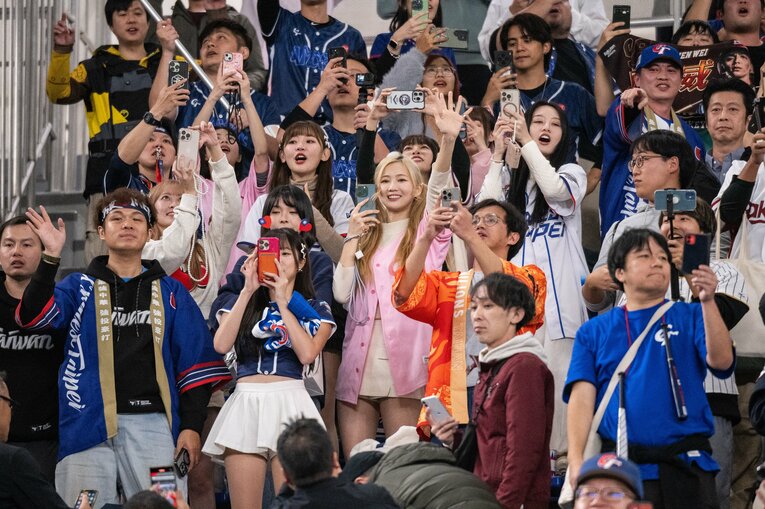 プレミア12決勝戦、すっかり人気者になった台湾チア軍団も優勝に感無量　©Nanae Suzuki