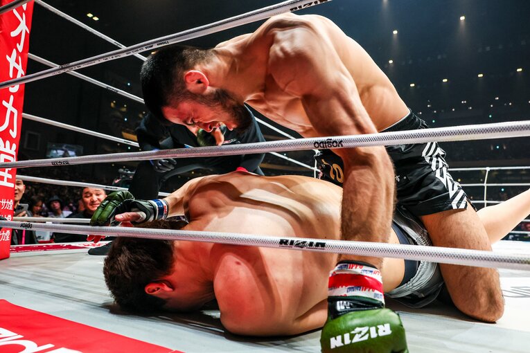 シェイドゥラエフの“パウンド地獄”（3枚目／全13枚） ©RIZIN FF Susumu Nagao