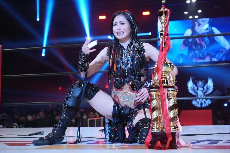 ワールド・オブ・スターダム王座を防衛した上谷沙弥　©Essei Hara