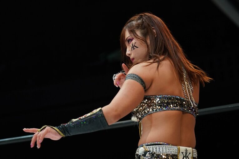 引き締まった表情のKAIRI