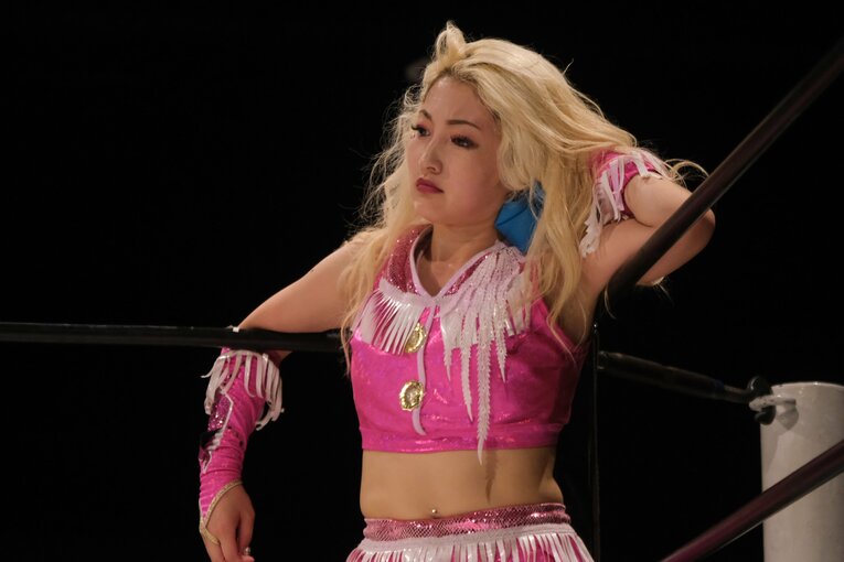 “闘うバービー人形”の急成長…見た目は派手でも練習熱心、Chi Chiをベテラン選手も絶賛「いきなり髪の毛掴んできたからね（笑）」(72)