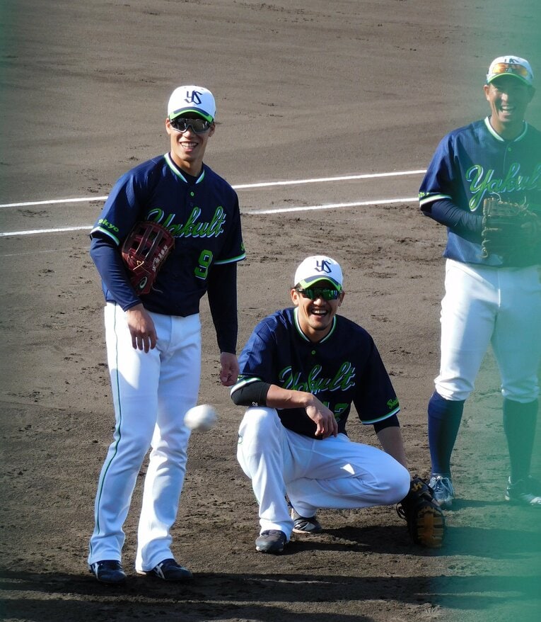 （左から）塩見泰隆、坂口智隆、松本友