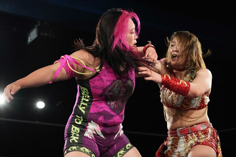 Sareeeと橋本千紘の殴り合い