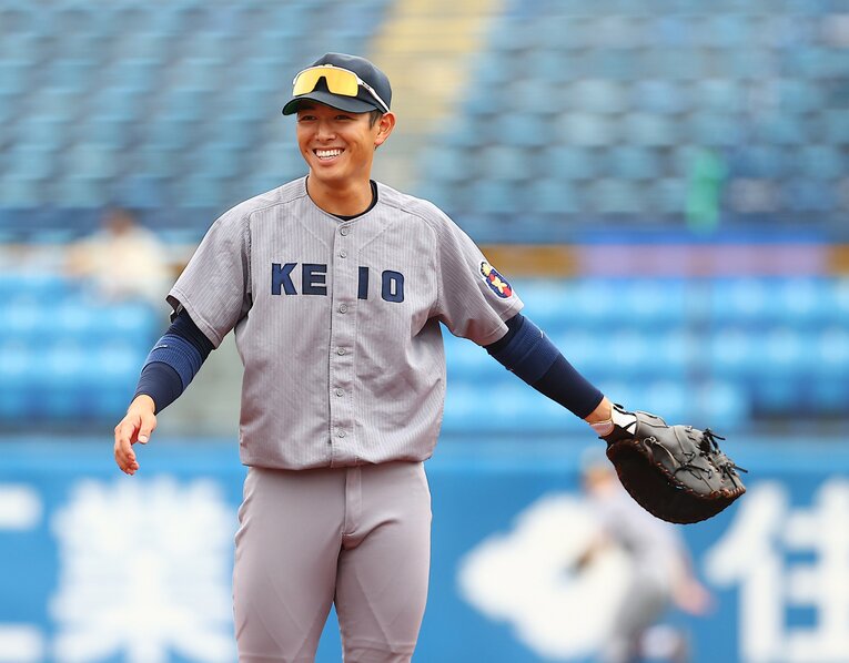 春の6大学リーグではベスト9に選ばれた慶大の清原正吾。秋のリーグ戦でも本塁打を放つなど活躍を続ける　©JIJI PRESS