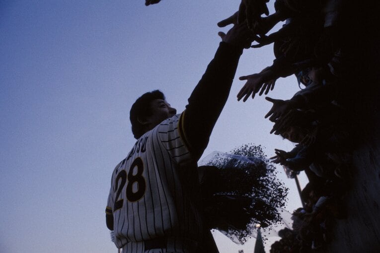 1985年の江夏「たった一人の引退式」©Makoto Kenmizaki