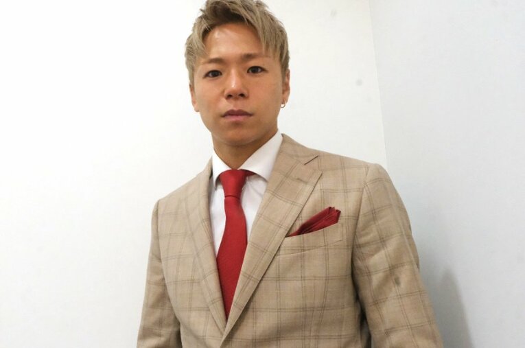 ロッタン戦が発表された会見、その楽屋でインタビューに答えた武尊 ／ photograph by Norihiro Hashimoto