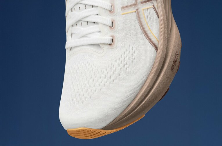 32代目の進化。アシックスの名作シューズ「GEL-KAYANO」が実現する安定性と快適性の両立(2)