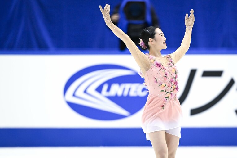 全日本選手権で演技を行う青木祐奈【スワイプするとその他の写真もご覧になれます】　©Asami Enomoto