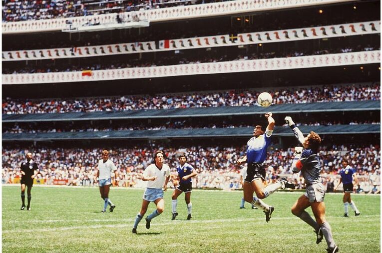 【独占】「複雑なのさ、天才は」 マラドーナの5人抜きゴールをリネカーはどう見ていた？(11) ／ photograph by Getty Images