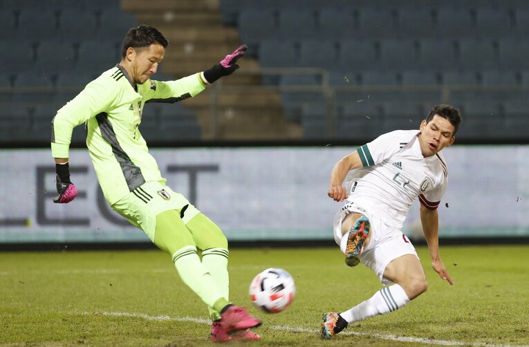 メキシコ戦でのシュミット　©EPA/JIJI PRESS