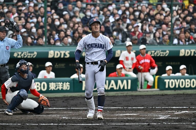 横浜の主将・阿部葉太は強肩強打に加えて俊足好守。プロの評価も高かったが…　©Hideki Sugiyama