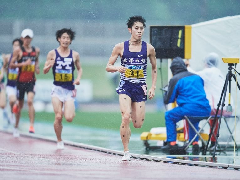 男子2部10000mで3位に入賞した唐澤拓海（2年）。なんと“駅伝未経験”　©Yuki Suenaga