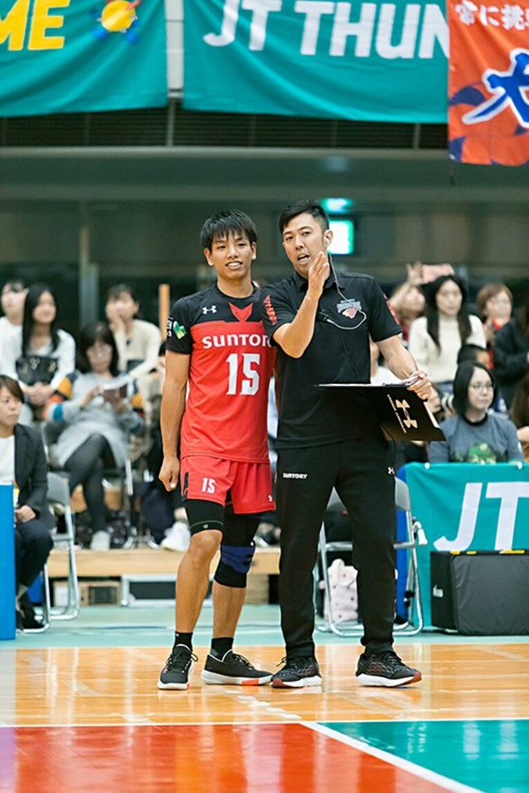 指導者としても高みを目指し続ける酒井　©︎SUNTORY SUNBIRDS