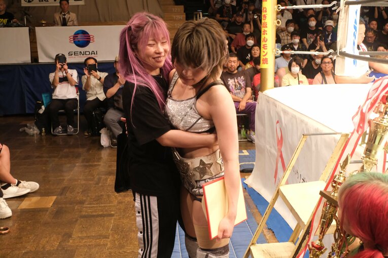 「見栄えなんて関係ない」人気女子レスラー・安納サオリが見せた“底知れないタフさ”…岩田美香戦前、母親に告げられた「勝つまで帰ってくるな」(72)