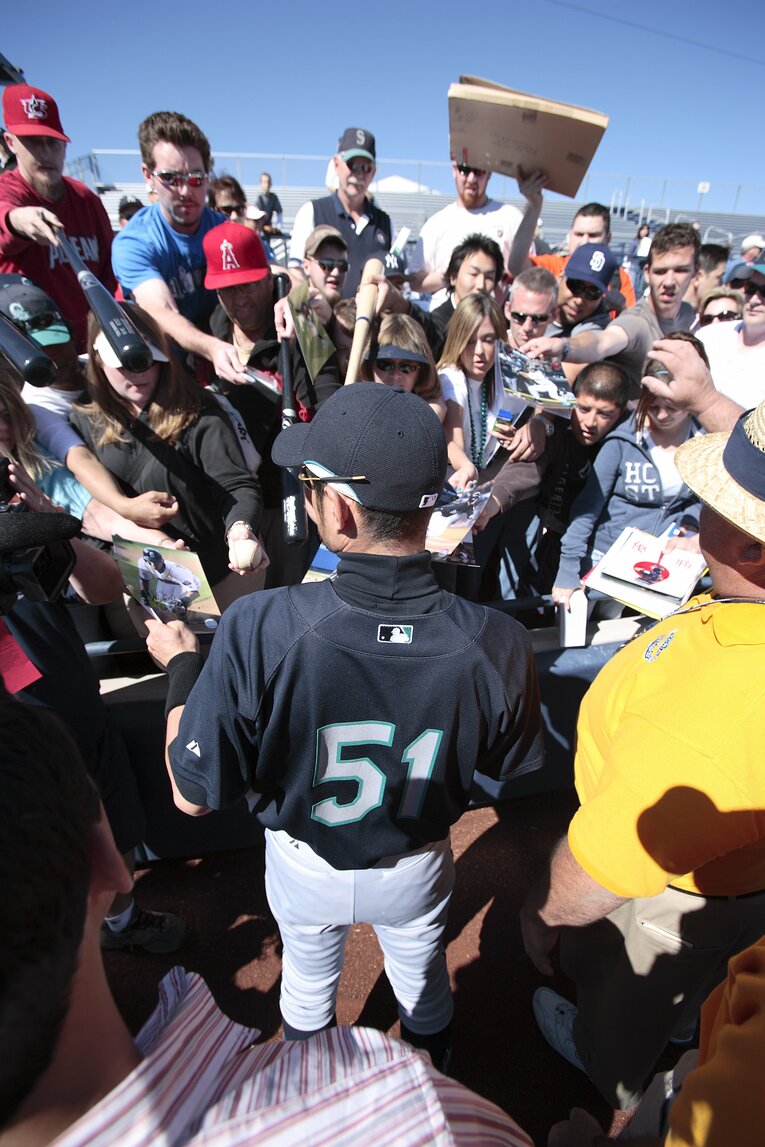 イチローさん、サインください！（1/2）　©Naoya Sanuki