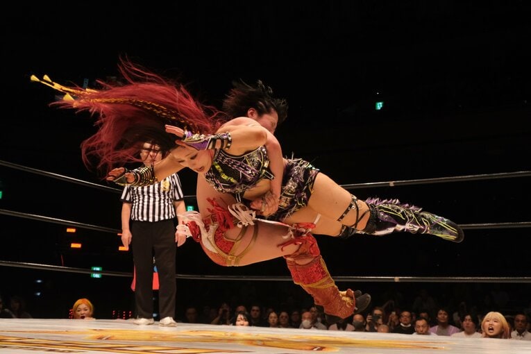 「日本スタイルも出し切った」イヨ・スカイが“WWEでは使えない大技”を…林下詩美が女子プロレス新団体で叶えた夢「今日は紫雷イオが見れた」(71)