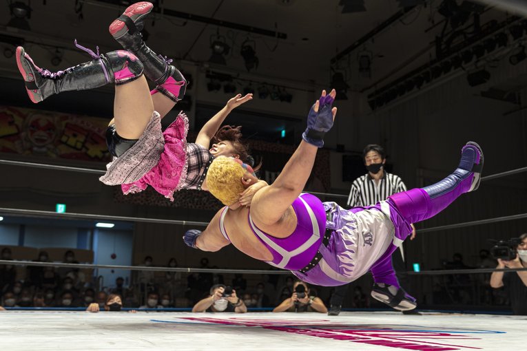 神取＆アジャ＆“W井上”！ レジェンドたちが若手精鋭軍との「3本勝負」で必殺技連発…“お祭り”カードに見た歴史的意義とは？(34)