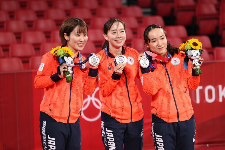 「福原さんは、すごいな」卓球・石川佳純が見ていた“リオのキャプテン”の姿　団体“銀”の3人は東京五輪にどう挑んだか(11)