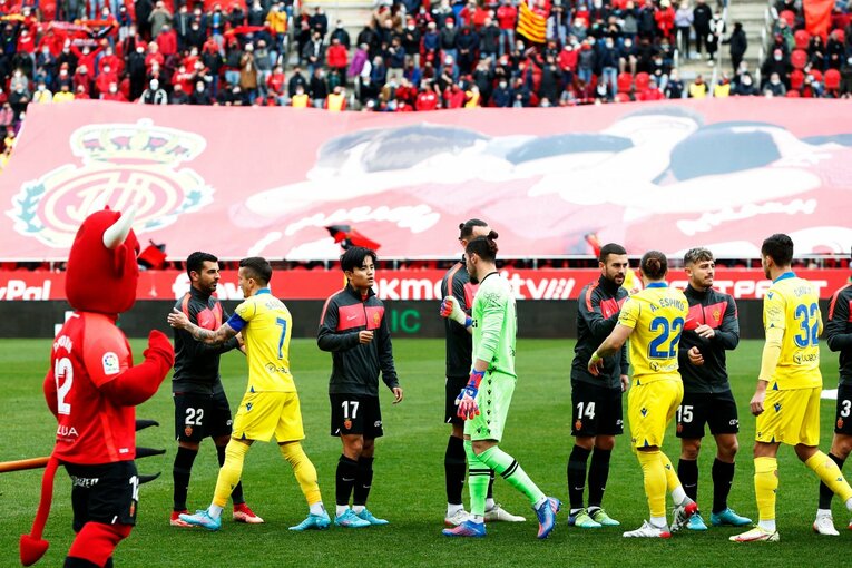 「クボはファウル覚悟で止めなければ」 残留争いで久保建英が大仕事…辛口のタクシー運転手もニコリ〈カメラマン現地取材〉(9)