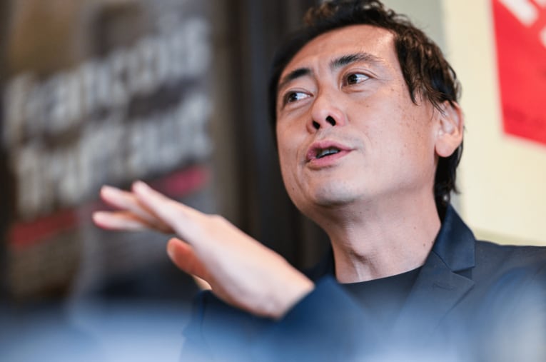 栃木シティの今矢監督。昇格を果たし続けるクラブをどうマネジメントするか、包み隠さず語ってくれた ／ photograph by Tsutomu Kishimoto