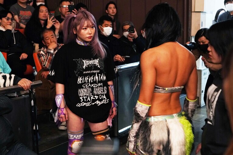 ジュリアの前に立ちはだかった中野たむ。3月10日、後楽園ホール　©Essei Hara