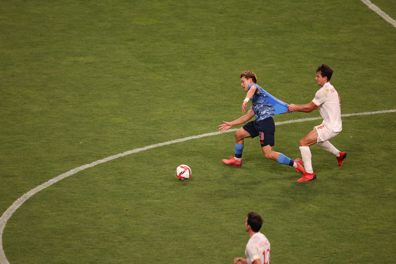 カウンターから堂安が仕掛ける場面もあったが©Shinya Mano/JMPA