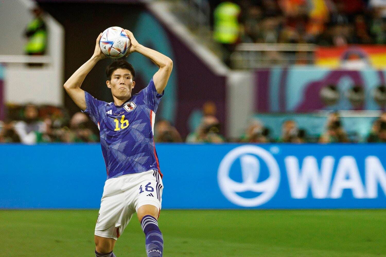 スペイン戦の冨安　©Kiichi Matsumoto/JMPA