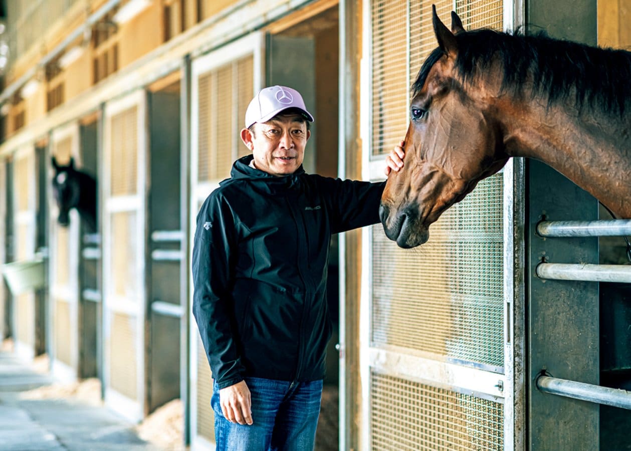 友道調教師は'02年に栗東で開業。JRA通算724勝（5月10日現在）　©️Takuya Sugiyama