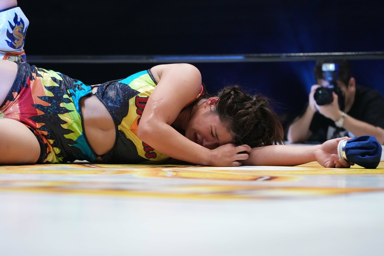 延長の末、デビュー戦でMIRAIに敗れた山岡聖怜は悔しさを見せる　©Essei Hara