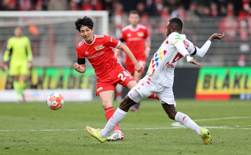 マインツ戦での原口　©Getty Images