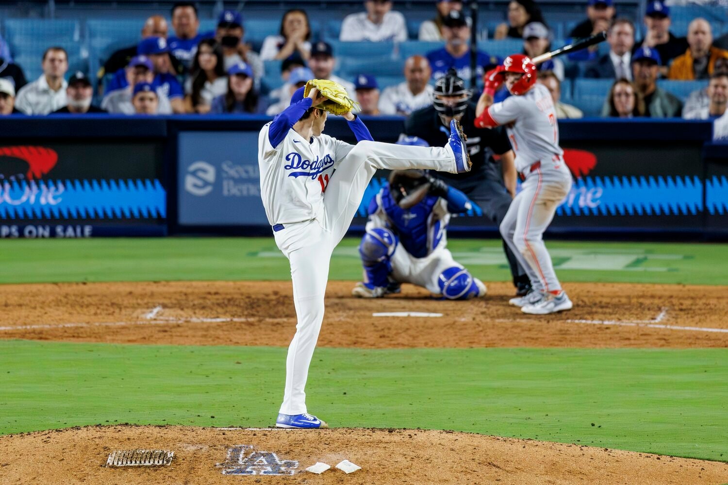 レッズ戦で9回を任された佐々木 ©Getty Images