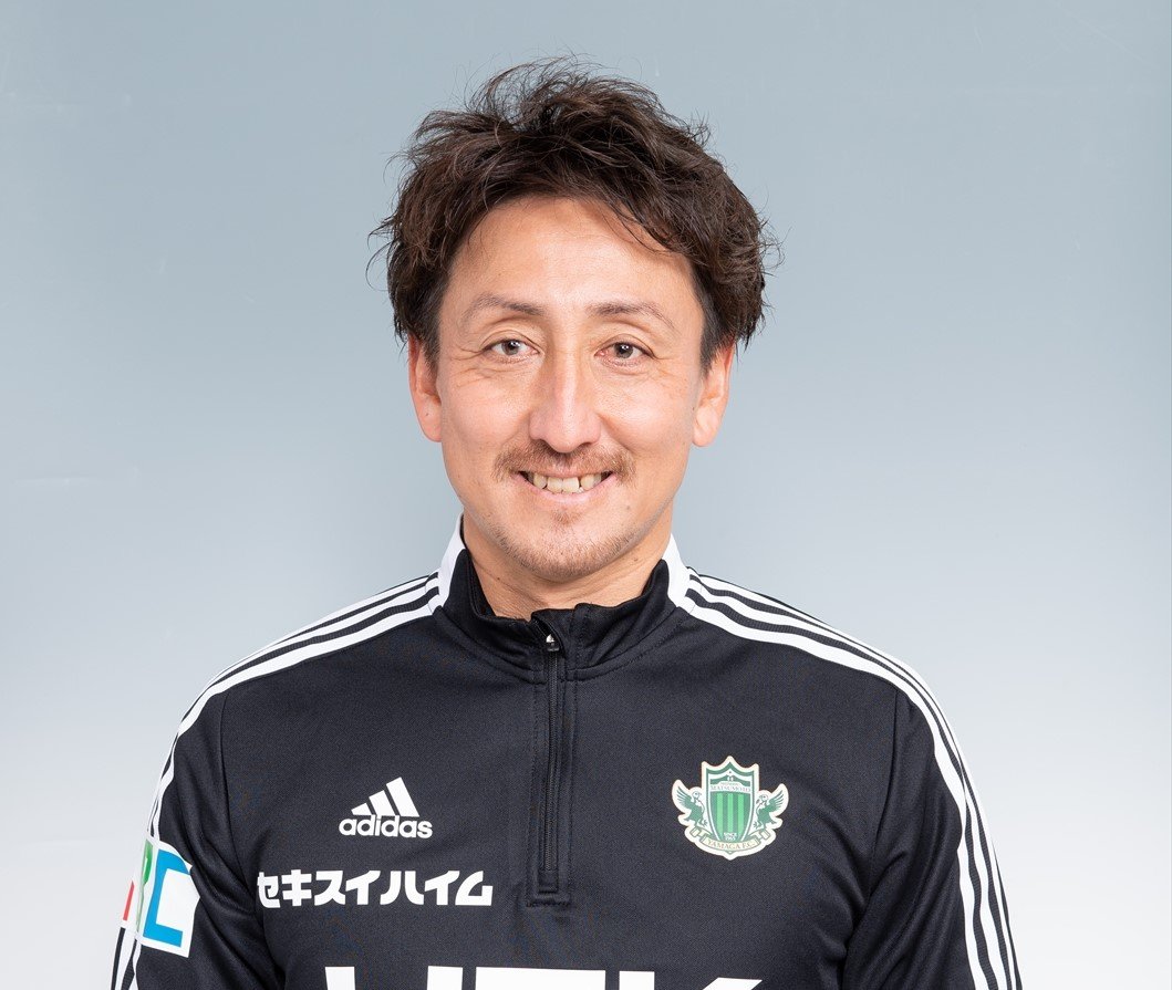 現在、松本山雅のトップチームコーチを務める宮原さん　©J.LEAGUE