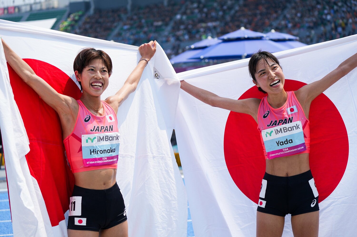 アクシデントにも動じず表彰台に立った廣中と矢田の2選手 ©Satoshi Wada