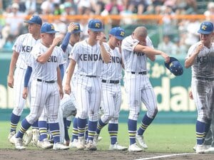甲子園「優勝候補の一角」がまさかの初戦敗退の衝撃…“最速158キロ”剛腕エースはなぜ先発しなかった？ 監督は「プランの読み違えはあった」