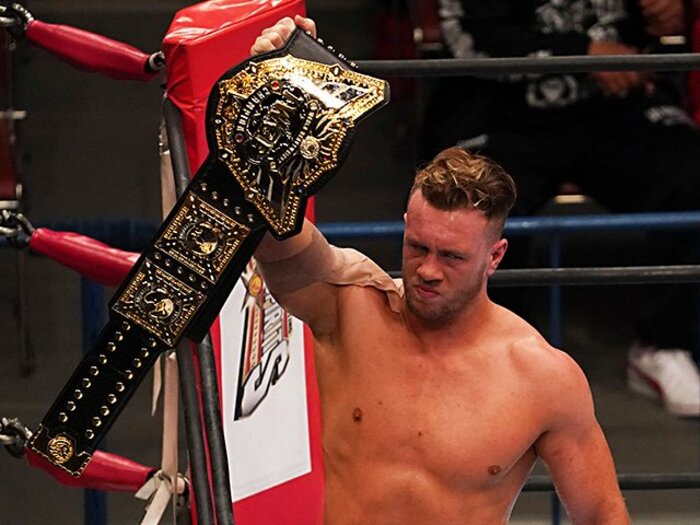 “イギリスのボーイ”オスプレイが飯伏からIWGP世界ヘビー奪取 「オマエたちがオレをモンスターに変えたんだ」＜Number Web＞ photograph by Essei Hara