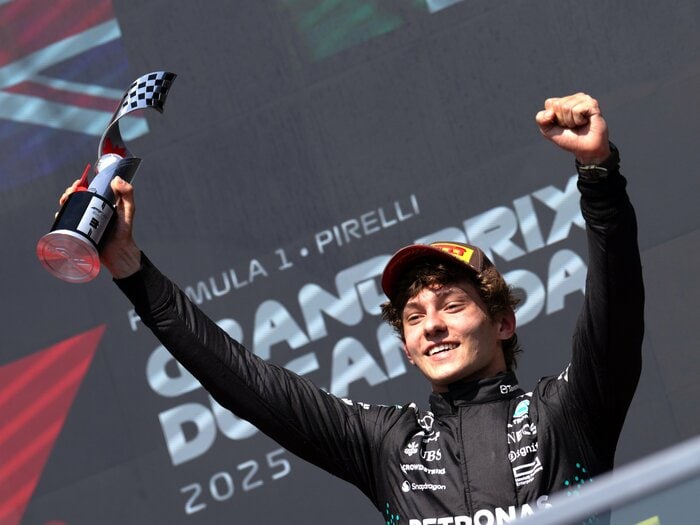 「思わず鳥肌が立った。次は優勝だ」F1の最年少記録を次々と更新する18歳の現役高校生、アンドレア・キミ・アントネッリの類まれなる才能＜Number Web＞ photograph by Getty Images