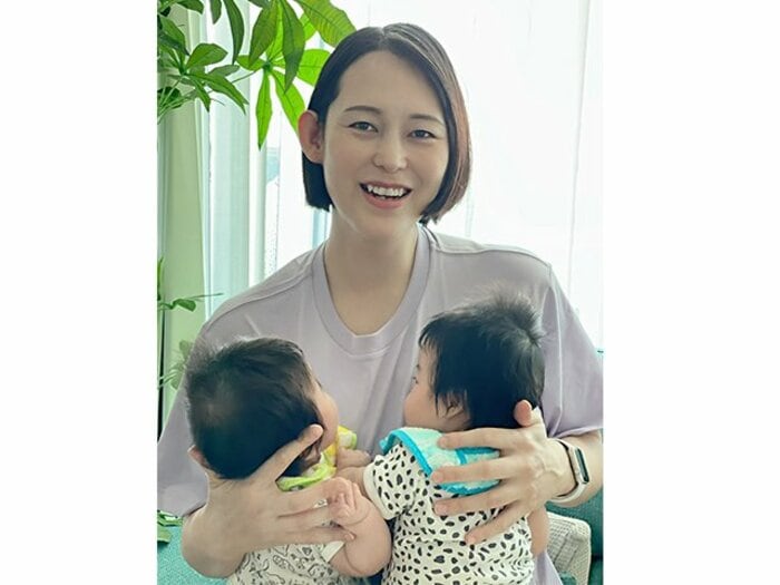 腹筋すらできないのに…双子の母になった大山加奈が実感する“復帰するアスリート”のスゴさ「絵里香、さくらちゃんを尊敬する」<Number Web> photograph by Miki Oyama