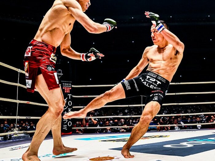【RIZIN】堀口恭司が濃密な“豪快KO”でチャンピオン朝倉海にリベンジ 「前回負けて、親が泣いていたんです」<Number Web> photograph by RIZIN FF Susumu Nagao