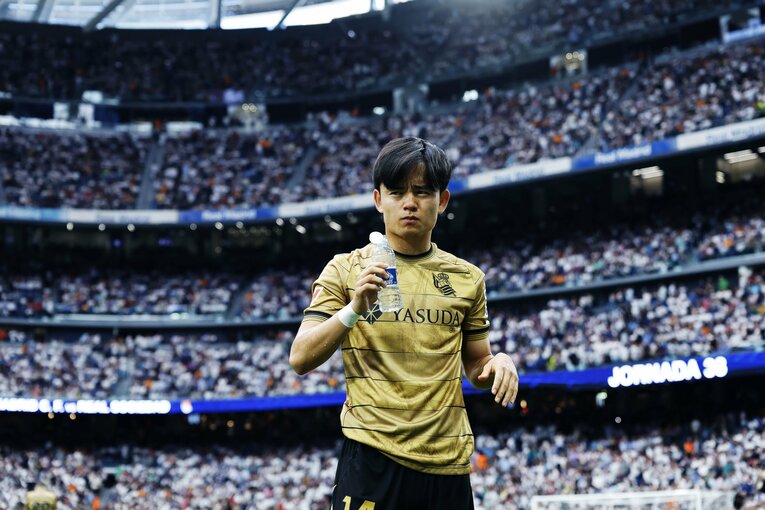 久保建英23歳vsモドリッチ39歳「吹っ飛ばし、抜き去った」後の敬意…“マドリー栄光の10番”涙と笑顔の別れ「好きになった言葉を」(6)