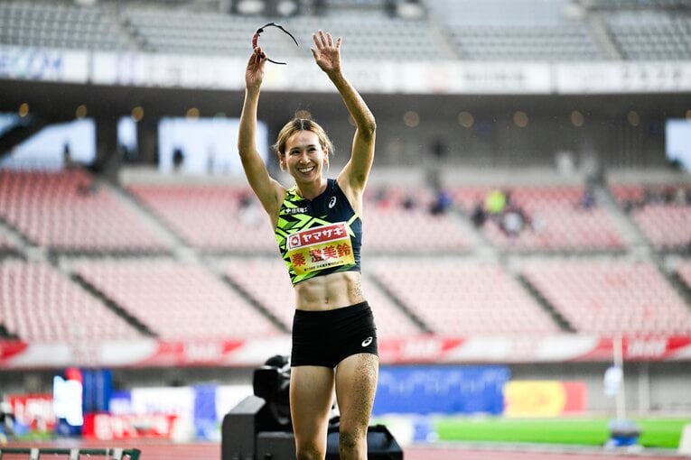 スタンドに向けて笑顔を見せるシーンも　©Asami Enomoto