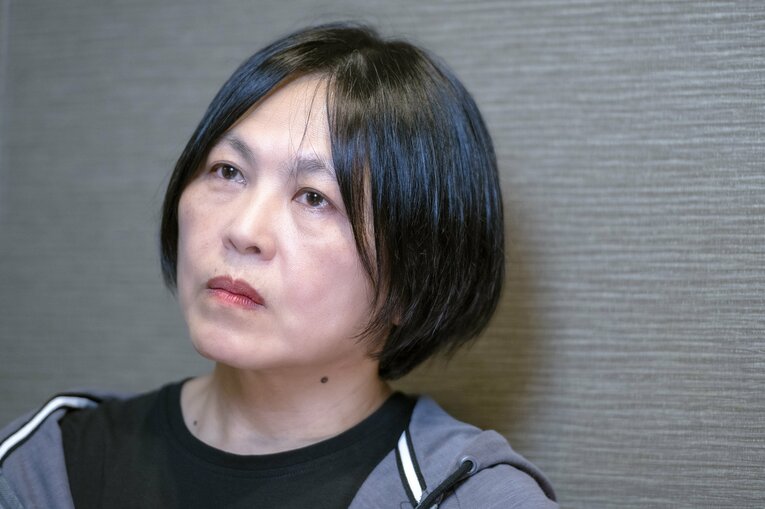 涙を浮かべながら当時を振り返る立野さん