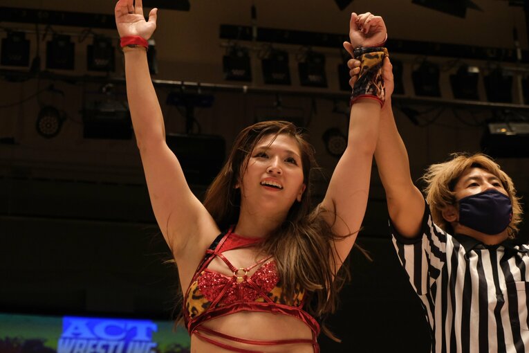 「闘うグラドル」もデビュー、アクトレスガールズの“華がスゴい”新人たちの裏で…エース・青野未来が泣いた理由「まったく追いつけていない」(61)