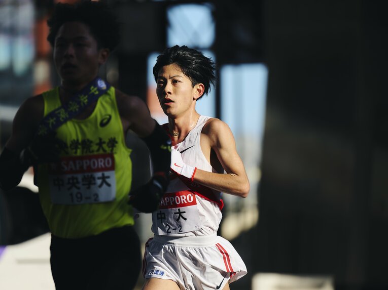 【昨年の箱根駅伝】2区で区間15位だったエース吉居大和（4年）。12月末に発熱があった　©Yuki Suenaga